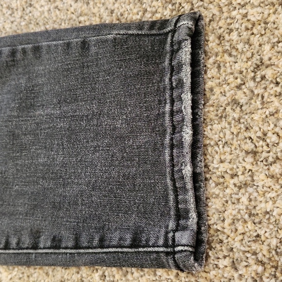 Judy Blue Jeans - Picture 10 of 11